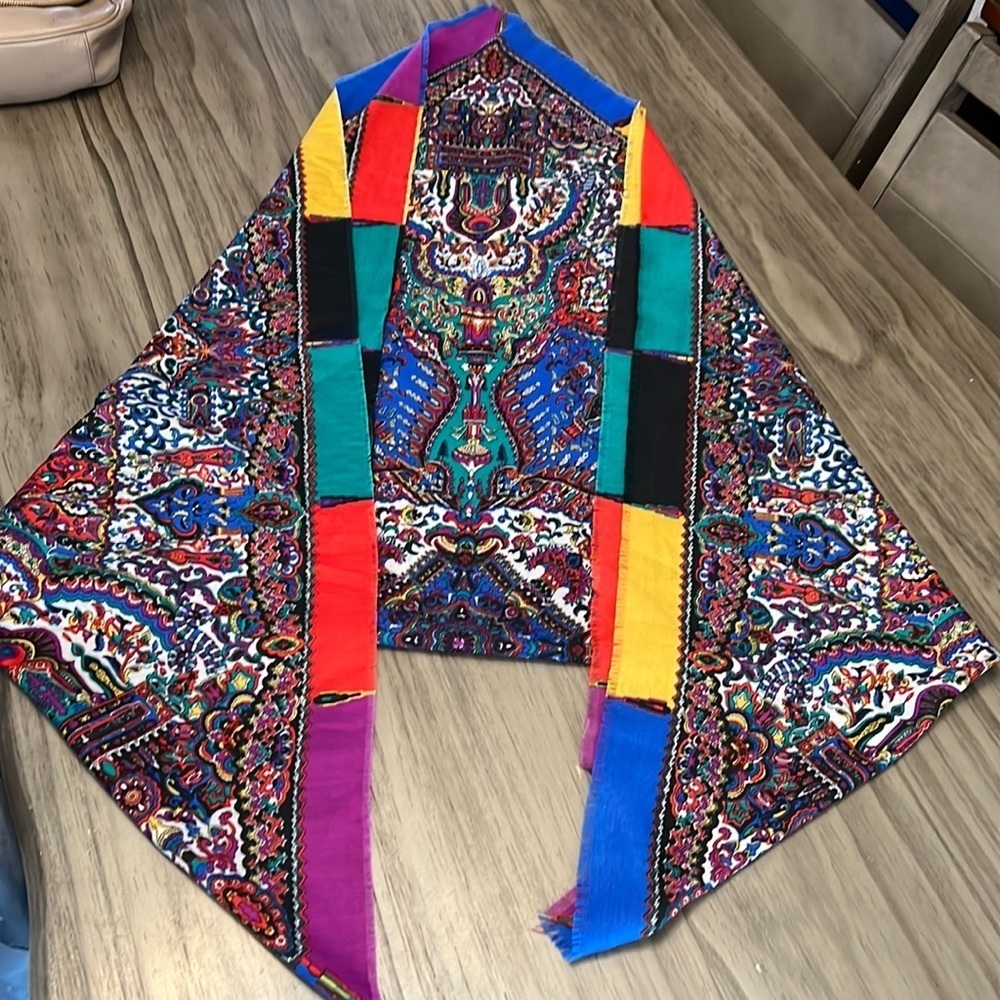 90’S COLORFUL SCARF WITH COLORBLOCK AND RAW HEM OUTER